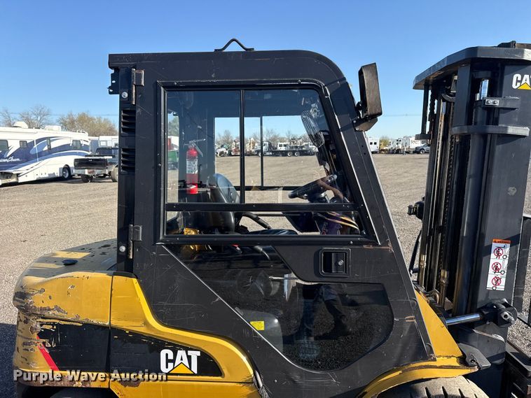 image for item EG8882 2017 Caterpillar DP30N forklift