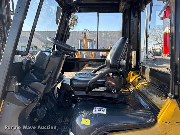 image for item EG8882 2017 Caterpillar DP30N forklift