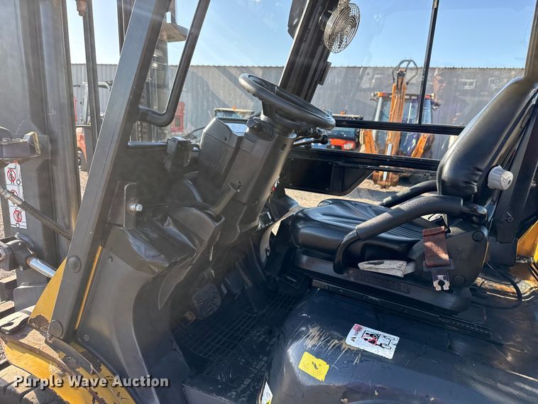 image for item EG8882 2017 Caterpillar DP30N forklift