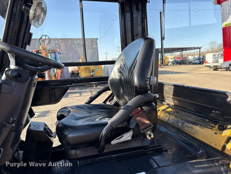 image for item EG8882 2017 Caterpillar DP30N forklift
