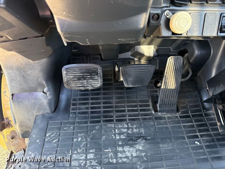 image for item EG8882 2017 Caterpillar DP30N forklift