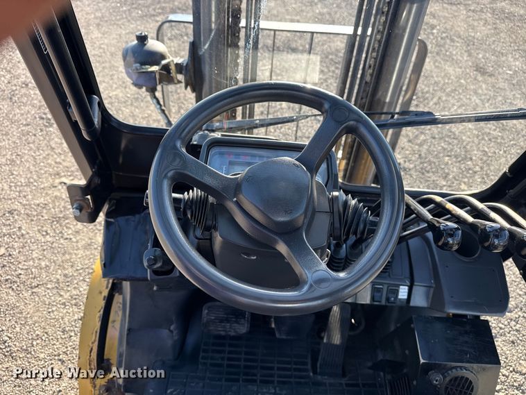 image for item EG8882 2017 Caterpillar DP30N forklift