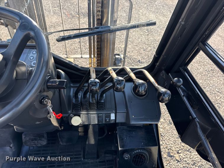 image for item EG8882 2017 Caterpillar DP30N forklift