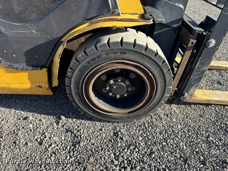 image for item EG8882 2017 Caterpillar DP30N forklift