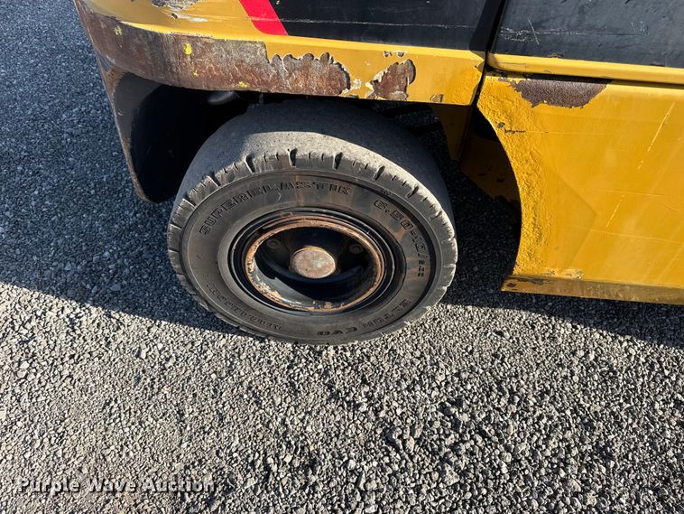 image for item EG8882 2017 Caterpillar DP30N forklift