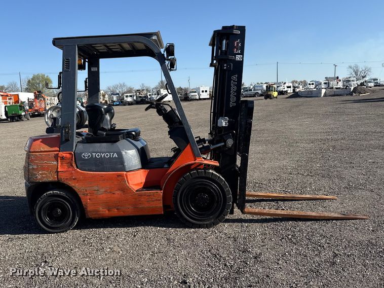 image for item EG8884 Toyota 7FGU25 forklift