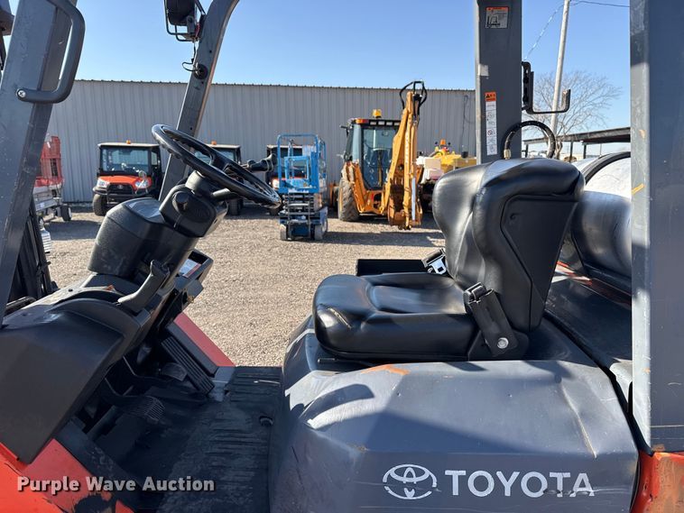 image for item EG8884 Toyota 7FGU25 forklift