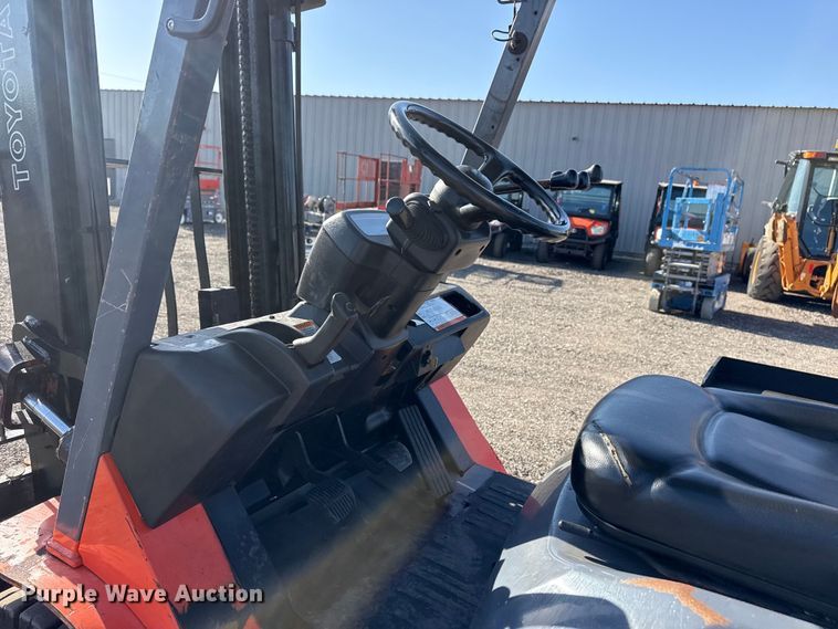 image for item EG8884 Toyota 7FGU25 forklift