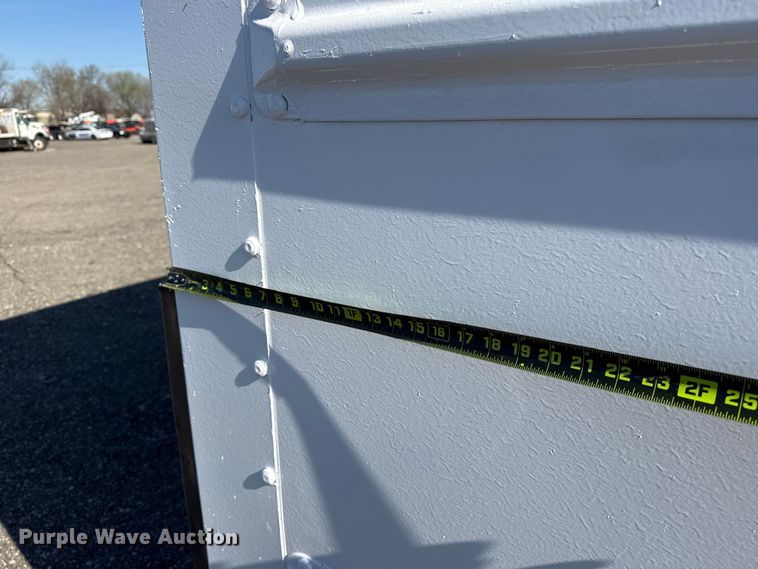 image for item EG8899 2014 GMC Savana box truck