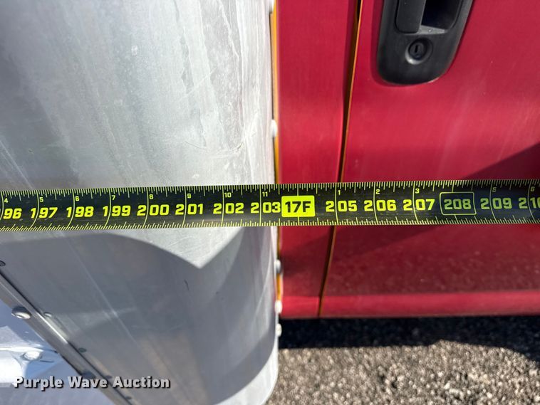 image for item EG8899 2014 GMC Savana box truck