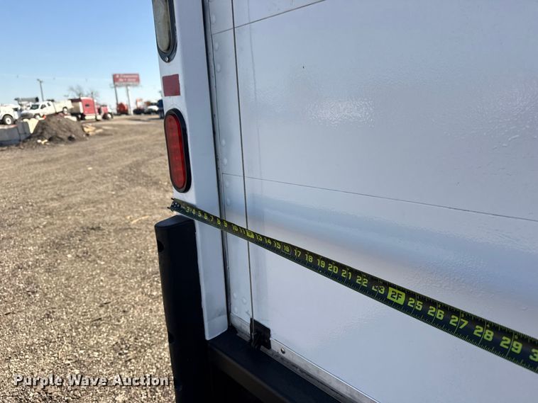 image for item EG8899 2014 GMC Savana box truck