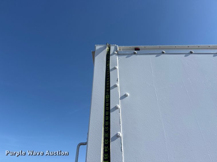 image for item EG8899 2014 GMC Savana box truck