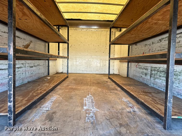 image for item EG8899 2014 GMC Savana box truck