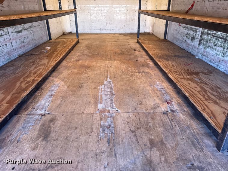 image for item EG8899 2014 GMC Savana box truck