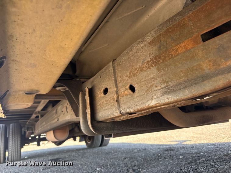 image for item EG8899 2014 GMC Savana box truck