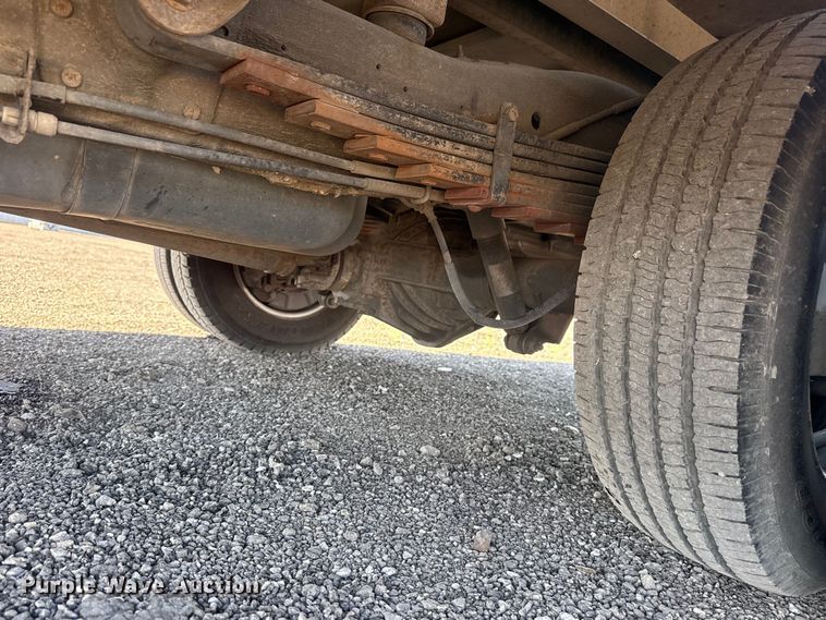 image for item EG8899 2014 GMC Savana box truck