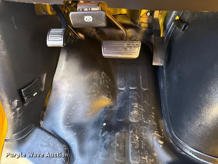 image for item EG8899 2014 GMC Savana box truck