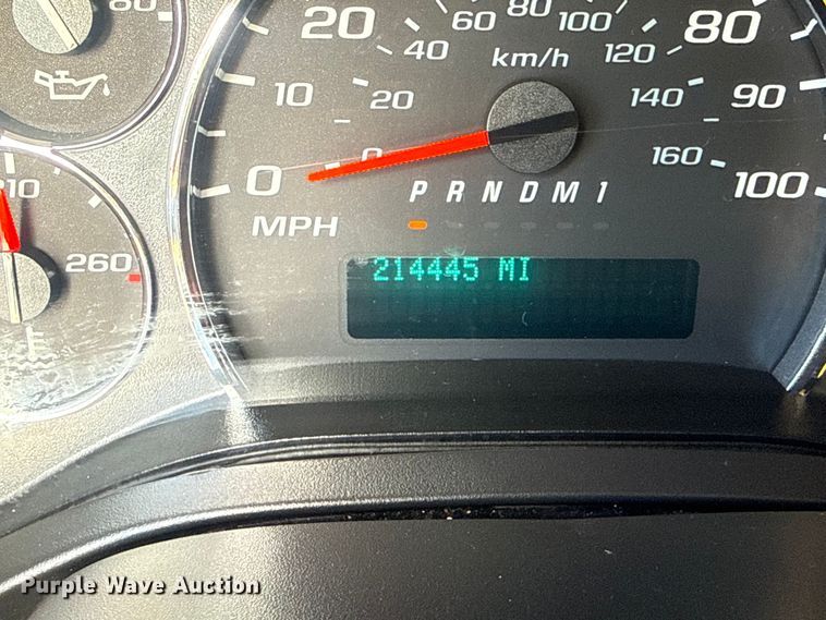 image for item EG8899 2014 GMC Savana box truck