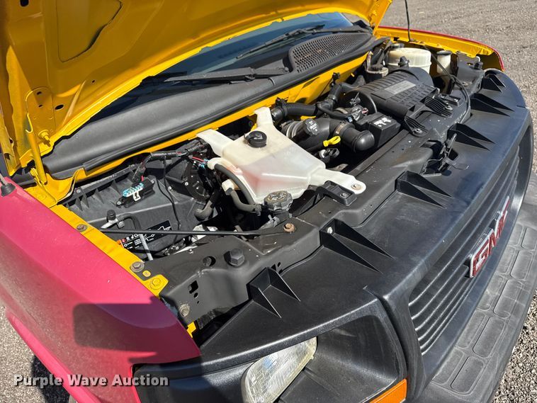 image for item EG8899 2014 GMC Savana box truck