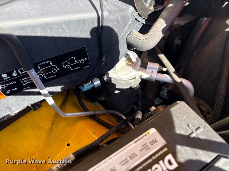 image for item EG8899 2014 GMC Savana box truck