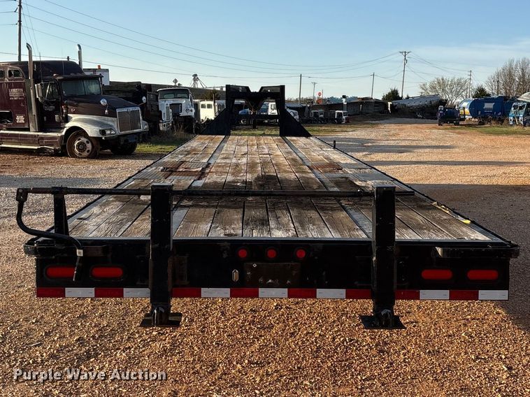 image for item EO4048 2013 Big Tex 22GN flatbed trailer