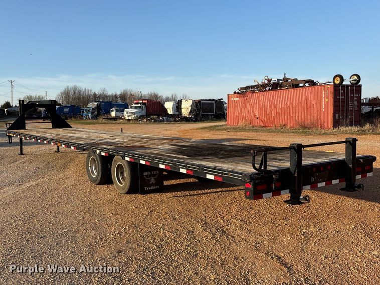 image for item EO4048 2013 Big Tex 22GN flatbed trailer