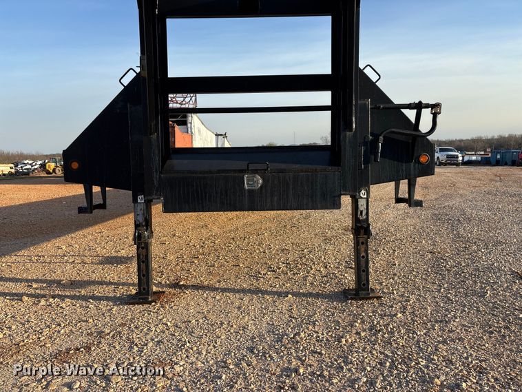 image for item EO4048 2013 Big Tex 22GN flatbed trailer