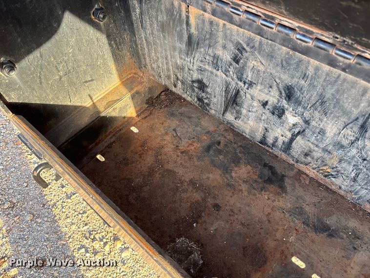 image for item EO4048 2013 Big Tex 22GN flatbed trailer