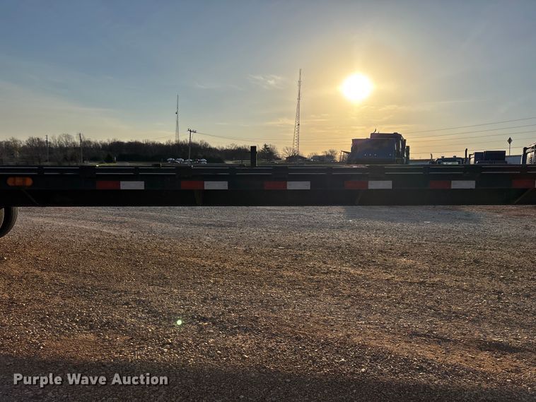 image for item EO4048 2013 Big Tex 22GN flatbed trailer