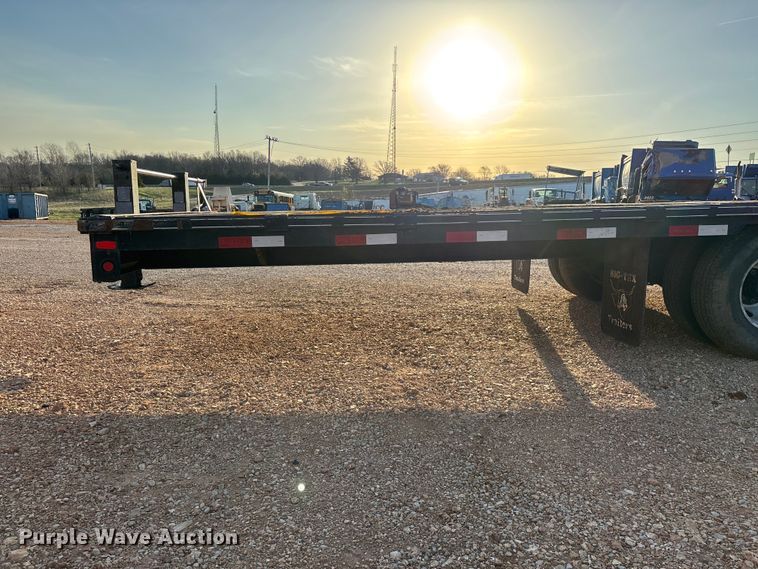 image for item EO4048 2013 Big Tex 22GN flatbed trailer