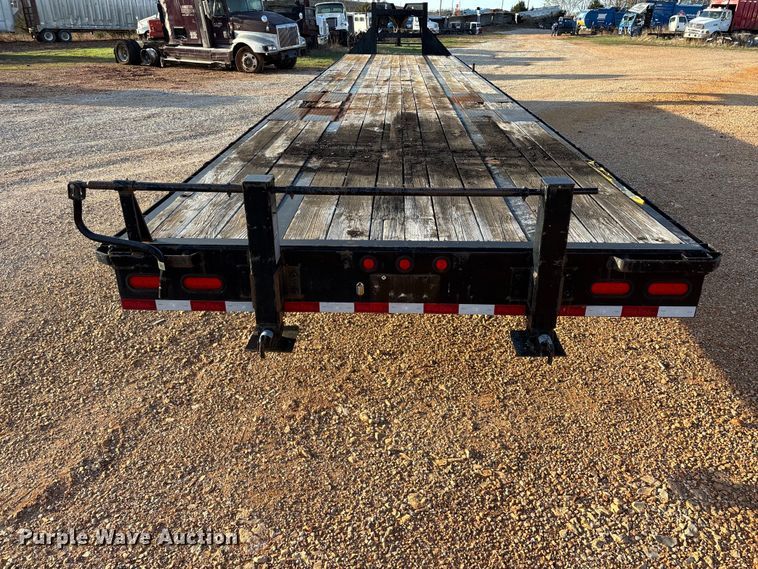 image for item EO4048 2013 Big Tex 22GN flatbed trailer