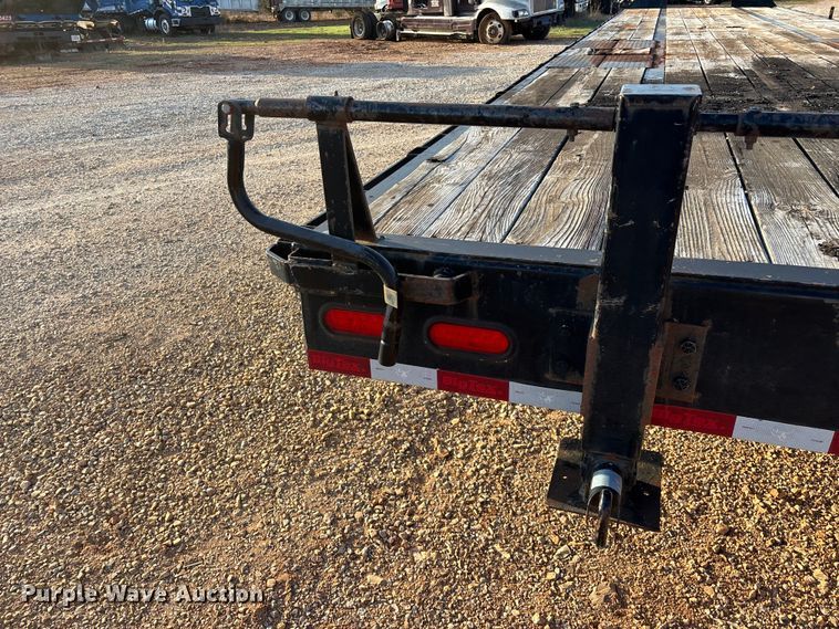 image for item EO4048 2013 Big Tex 22GN flatbed trailer