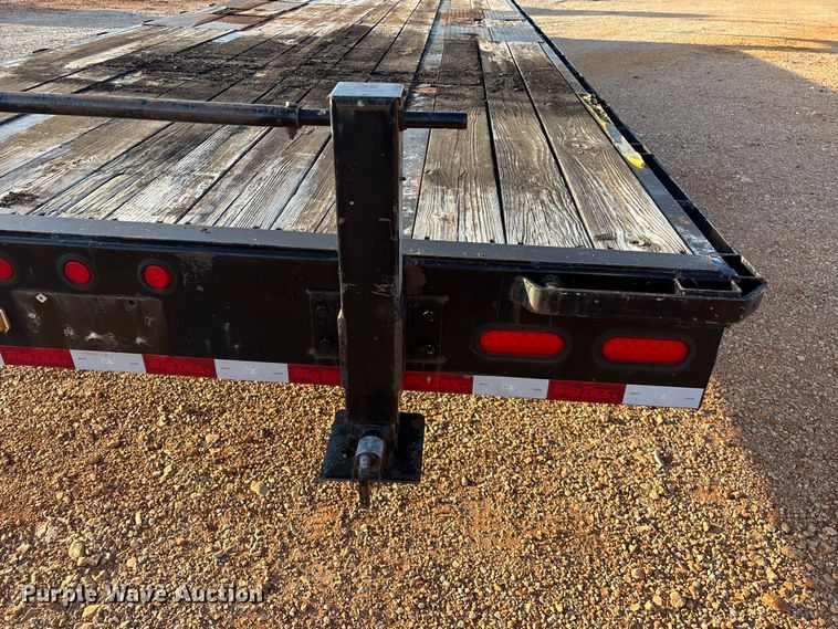 image for item EO4048 2013 Big Tex 22GN flatbed trailer