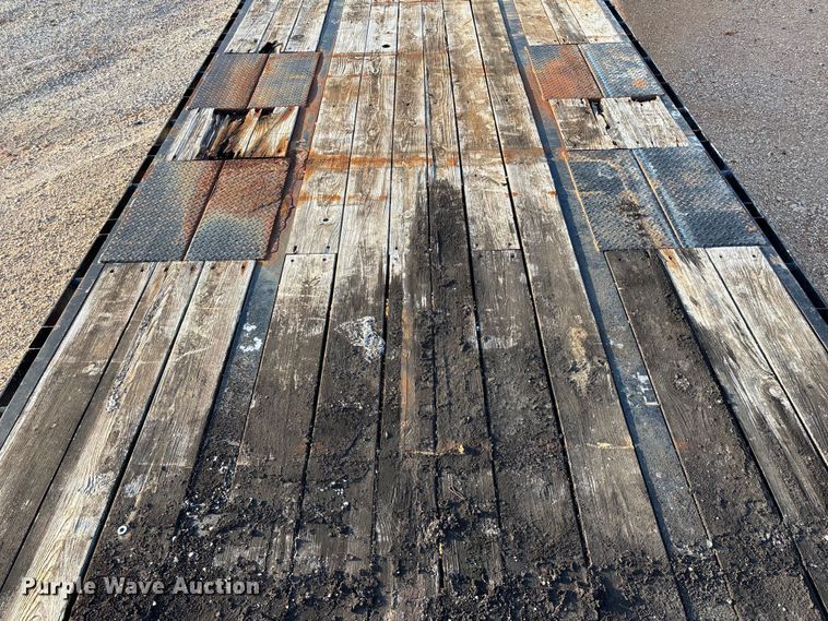 image for item EO4048 2013 Big Tex 22GN flatbed trailer