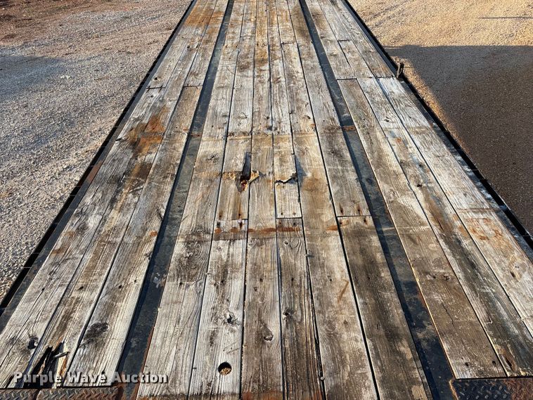 image for item EO4048 2013 Big Tex 22GN flatbed trailer