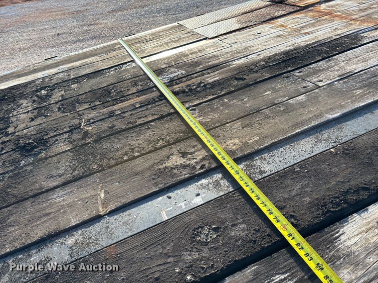 image for item EO4048 2013 Big Tex 22GN flatbed trailer