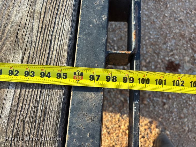 image for item EO4048 2013 Big Tex 22GN flatbed trailer