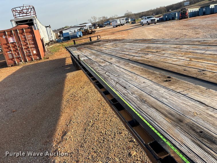 image for item EO4048 2013 Big Tex 22GN flatbed trailer