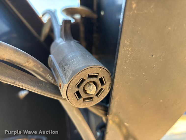 image for item EO4048 2013 Big Tex 22GN flatbed trailer