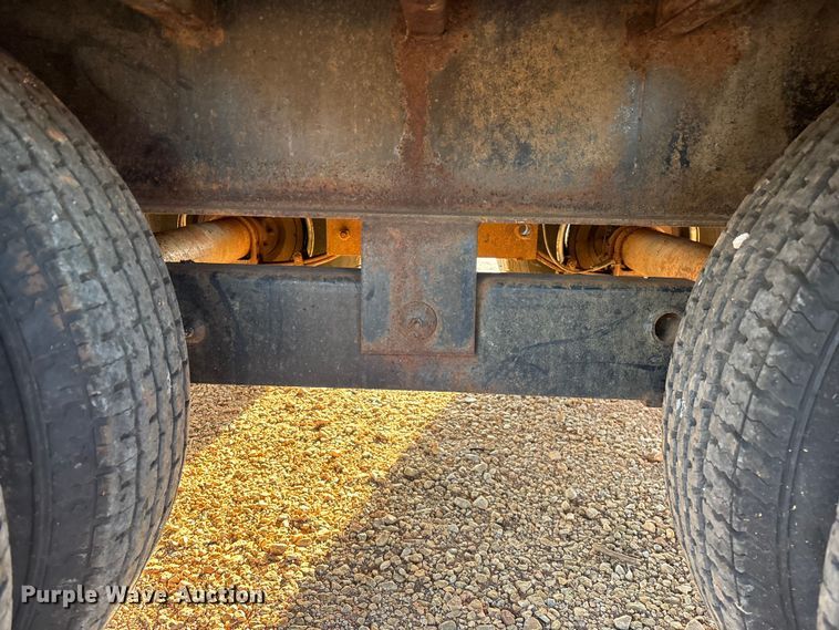 image for item EO4048 2013 Big Tex 22GN flatbed trailer