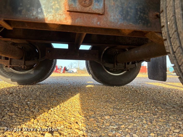 image for item EO4048 2013 Big Tex 22GN flatbed trailer