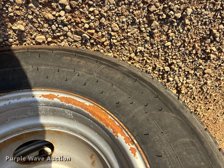 image for item EO4048 2013 Big Tex 22GN flatbed trailer