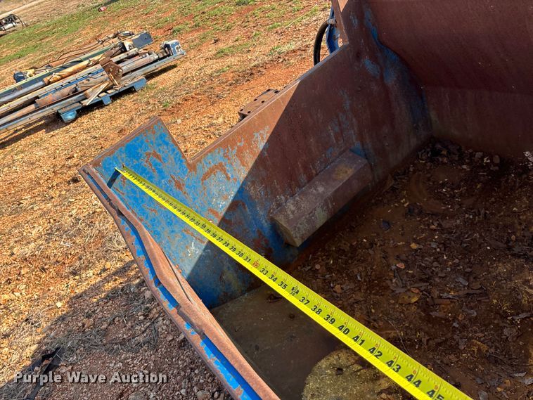 image for item EO4052 Bayne Thinline front end load carry can