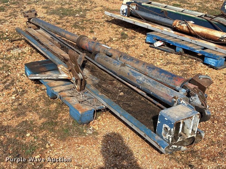 image for item EO4057 (2) refuse truck reaver cylinders