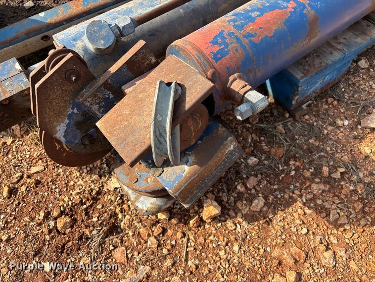 image for item EO4057 (2) refuse truck reaver cylinders