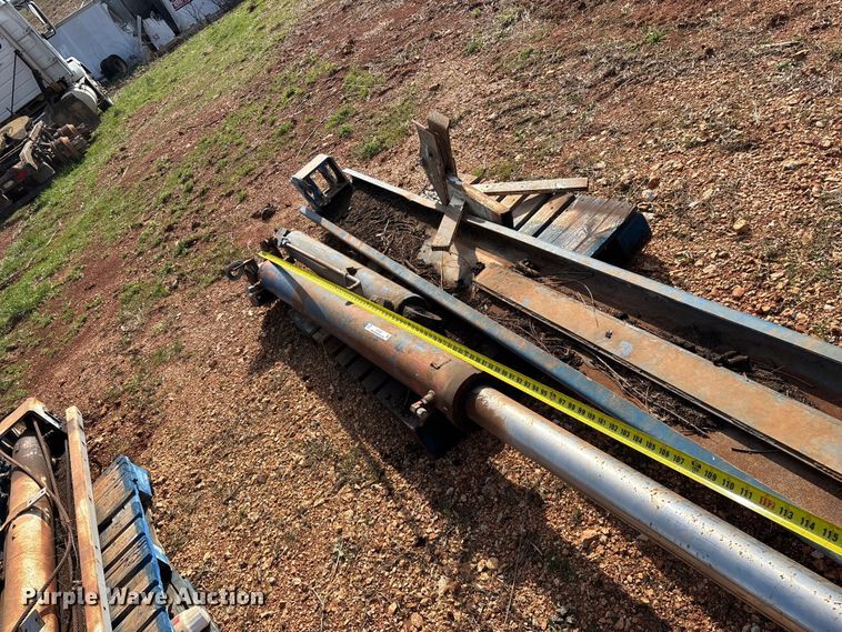 image for item EO4057 (2) refuse truck reaver cylinders