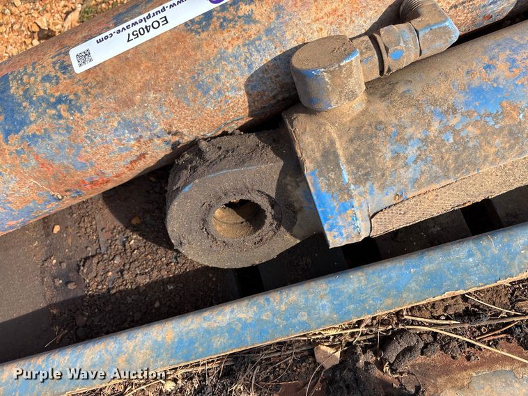 image for item EO4057 (2) refuse truck reaver cylinders