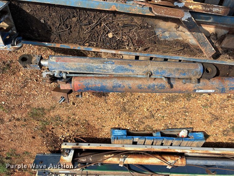 image for item EO4057 (2) refuse truck reaver cylinders