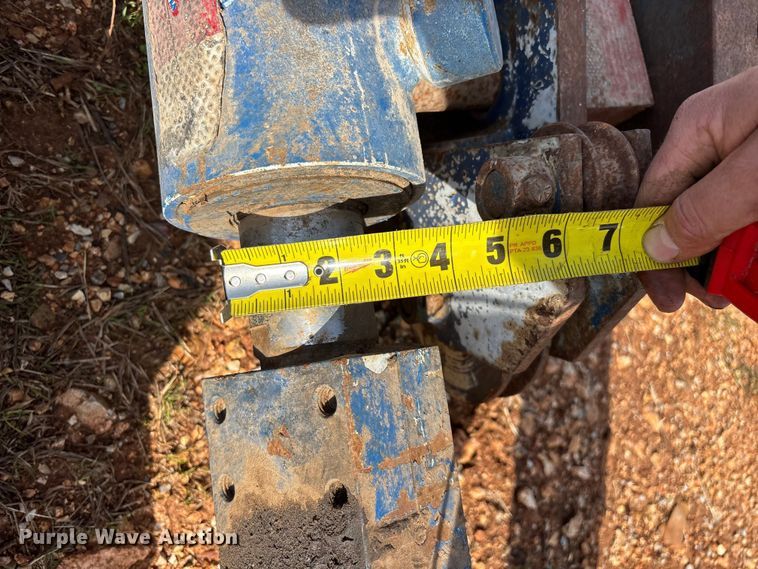 image for item EO4057 (2) refuse truck reaver cylinders