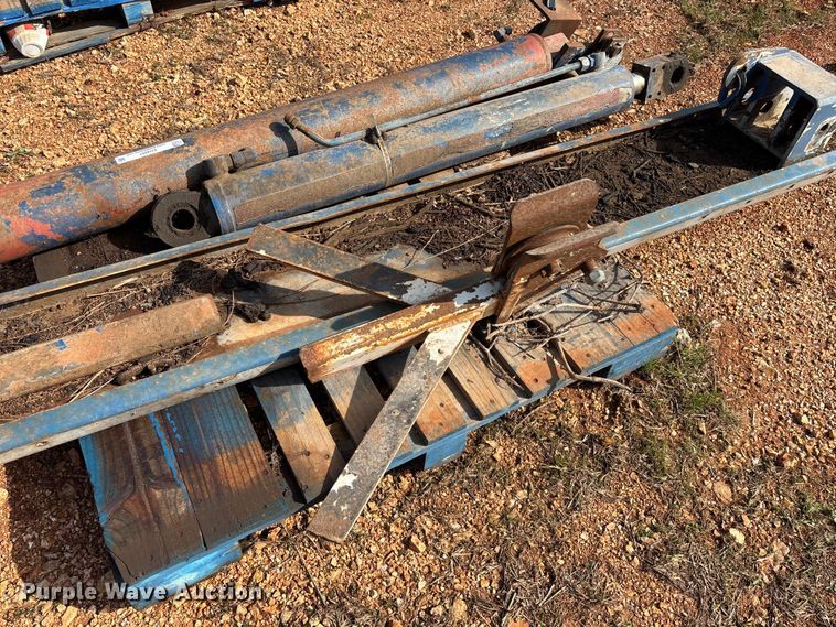 image for item EO4057 (2) refuse truck reaver cylinders